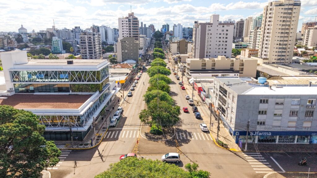 A Prefeitura de Erechim, por meio da Secretaria Municipal de Obras e Habitação, inicia na próxima segunda-feira (13) os trabalhos de recuperação das avenidas Sete de Setembro e Maurício Cardoso, dois dos principais corredores de trafego de veículos do município.