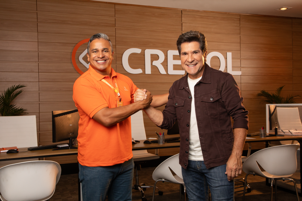Para 10 cooperados da Cresol Centro Sul a semana começou com dinheiro a mais na conta. Os associados foram contemplados no primeiro sorteio da Cooperar é Ganhar. Cada um ganhou R$3 mil reais. A campanha de prêmios da Cresol é considerada a maior do cooperativismo de crédito brasileiro. Este ano, a Cooperar é Ganhar vai distribuir R$12 milhões em prêmios através de sorteios mensais e especiais, além de três prêmios de R$1 milhão de reais em dezembro. A iniciativa é uma forma de incentivar investimentos na Cresol, fortalecer o patrimônio por meio do capital social e impulsionar o crescimento sustentável do sistema.  Ao todo, mais de 270 cooperados em diferentes partes do país foram contemplados no primeiro sorteio com o valor de R$ 3 mil reais cada.