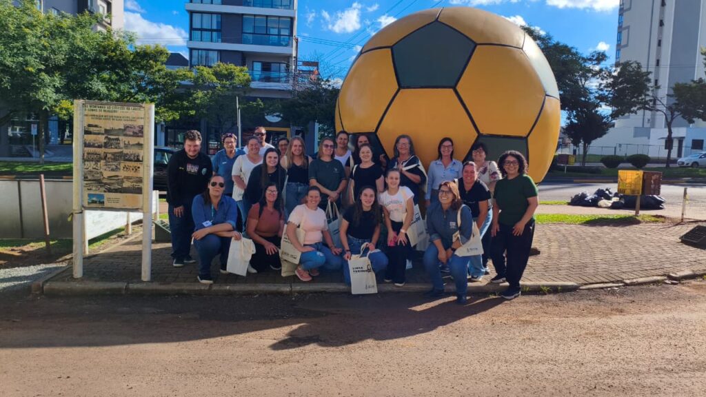 Na última sexta-feira, dia 10 de abril de 2026, a Coopturismo, por meio da marca Destinos do Norte Gaúcho, recebeu no Centro de Atendimento ao Turista Regional (CAT Regional), em Erechim, um grupo de mulheres empreendedoras da agricultura familiar de Paim Filho, município integrante da região Rota das Araucárias, para uma visita técnica ao Colosso da Lagoa.