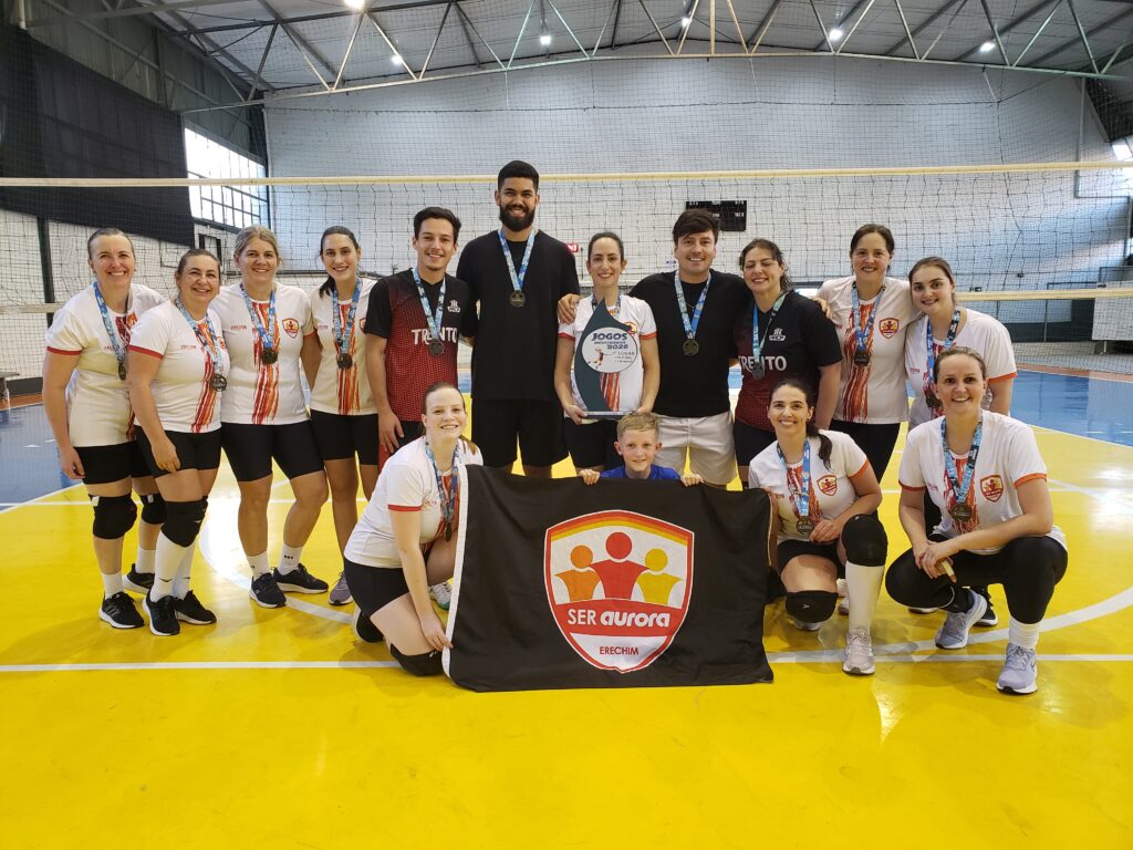 A Empresa SER Aurora se destacou nos Jogos Industriais 2026, conquistando o título de campeã na modalidade de Voleibol Feminino. Na final, a equipe venceu a Empresa Peccin com um expressivo placar de 2 a 0.