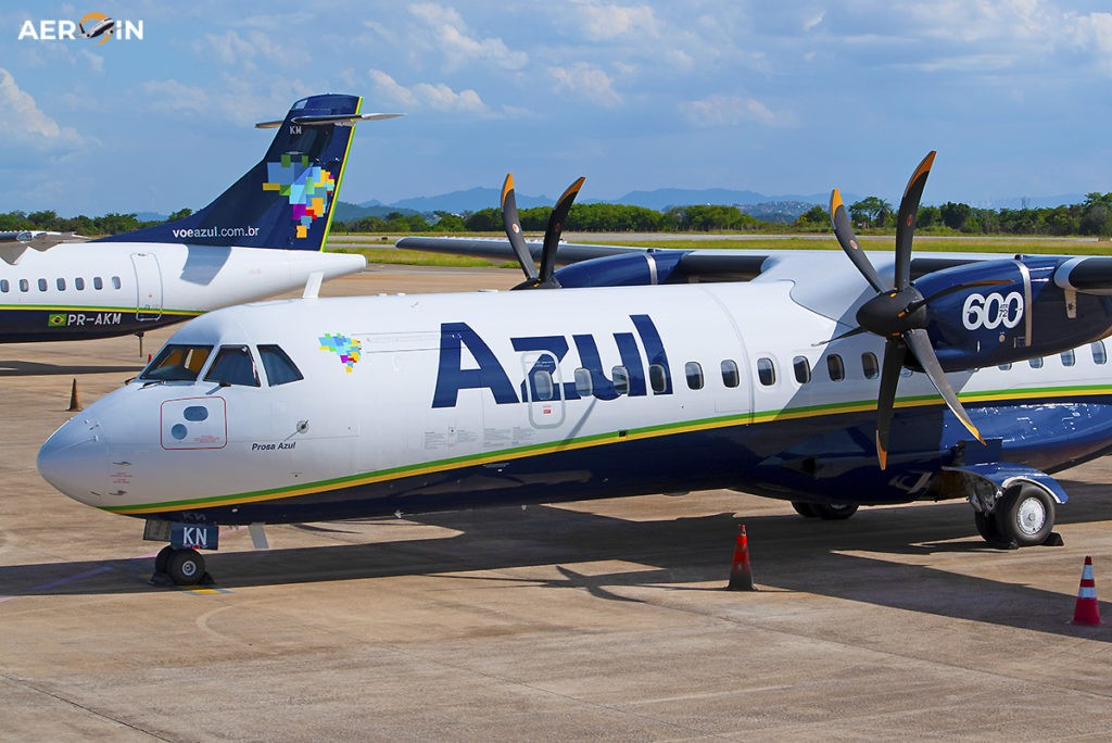 O sonho de Erechim voltar a ter voos comerciais no Aeroporto Comandante Kraemer vai além da ampliação da pista; é preciso realizar muitos investimentos e considerar a localização para pousos e decolagens. Para receber um voo de uma aeronave ATR 72, com capacidade para 78 passageiros, não basta ampliar a pista de 1.200 para 1.600 metros. O ATR 72 é uma aeronave bimotora turboélice de médio porte, projetada para aviação regional e transporte de passageiros. Para operar com essa aeronave, é necessário não apenas ampliar a pista, mas também reformar a pista atual, instalar um sistema de rádio, ampliar o setor de embarque e equipar a área com esteiras.