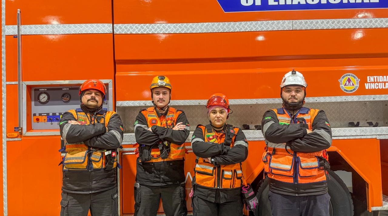 A Liga do Trauma da Força Voluntária Alto Uruguai (FVAU) terá dois times, que tem realizado treinamentos no Grupo de Resposta a Atendimento de Urgência (GRAU), que vão representar o Rio Grande do Sul no Desafio Nacional de Salvamento Veicular e Trauma, que acontece na próxima semana em Cuiabá (MT), dentro da programação do 2º Congresso Nacional de Emergência e Segurança Viária (CONESV). As equipes serão as únicas representantes gaúchas na competição, que reúne alguns dos melhores profissionais e voluntários de atendimento pré-hospitalar do país.